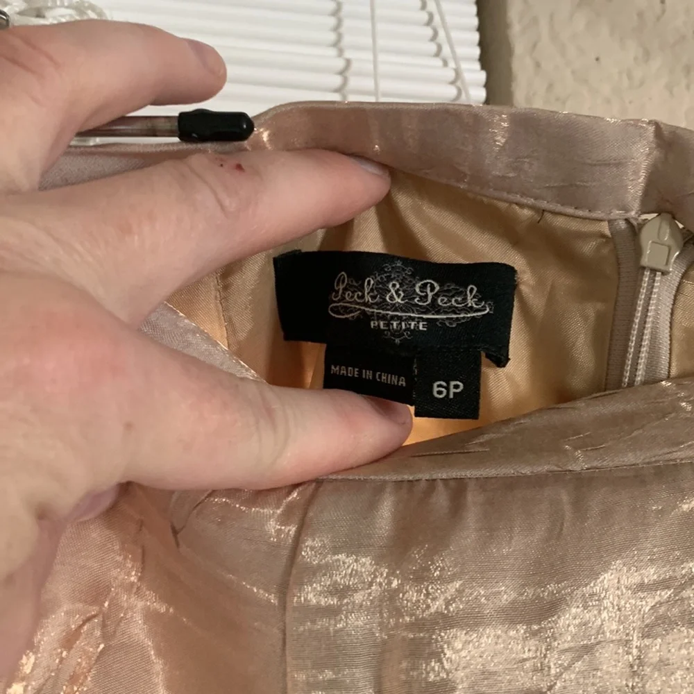 Gold a-line skirt - Picture 2 of 9